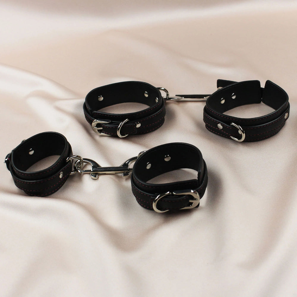Isa 7 Piece Set | 716715771028 | Available at EroticWarehouse.com